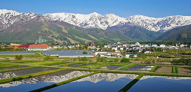 絶景「逆さ三山」